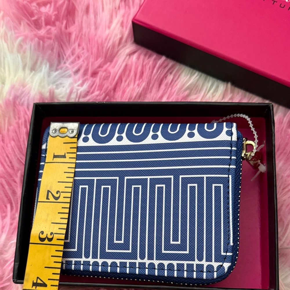 Trina Turk Blue and White Geometric Key Holder - Picture 6 of 6